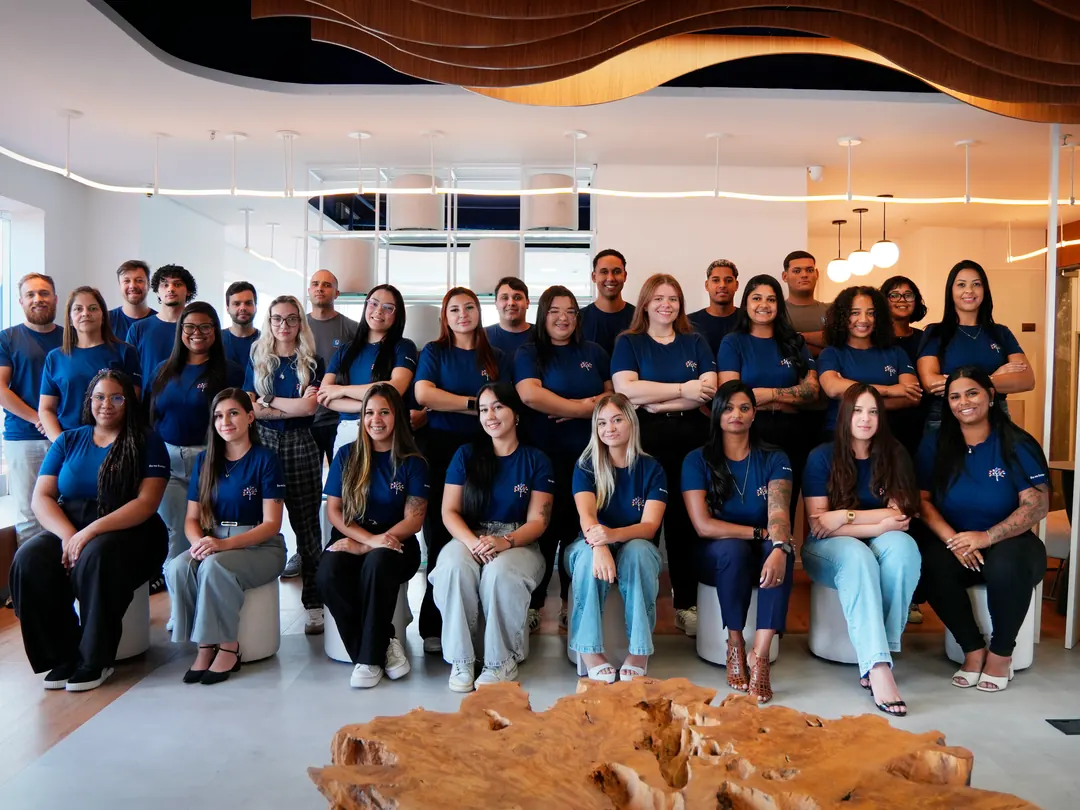 Equipe da Eu na Europa Cidadania reunida no escritório